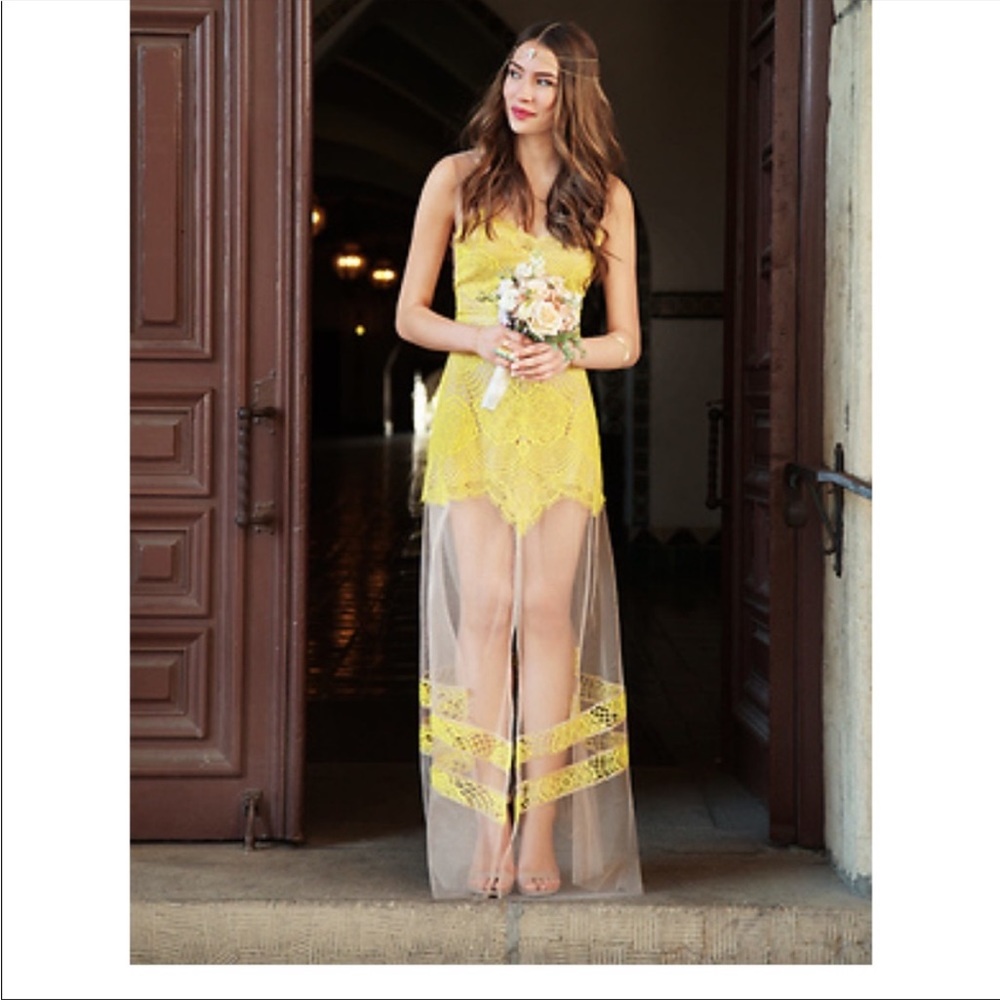 FOR LOVE & LEMONS LACE ANTIGUA
MAXI DRESS